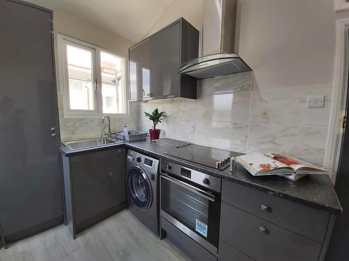 Апартаменты Beautifully Renovated 2 Bed Flat - Close To Beach Саутенд-он-Си Экстерьер фото